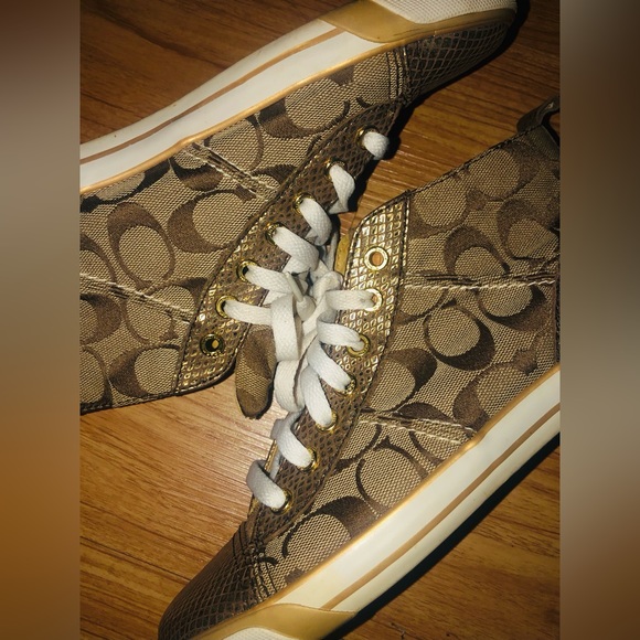 Coach Shoes size 8.5 - Picture 8 of 9